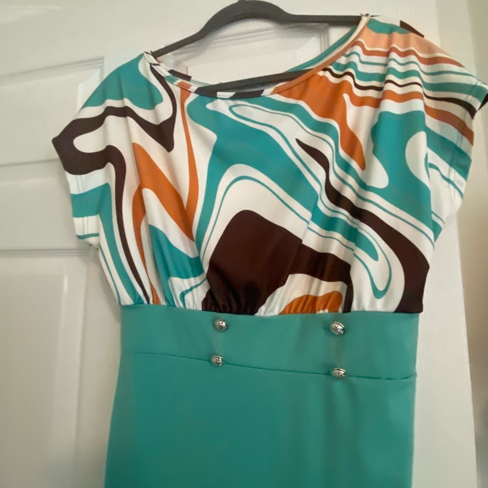Dress - Picture 2 of 6